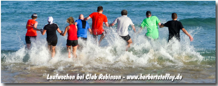 Herbert Steffny mit den Seminarteilnehmern beim Strandlauf